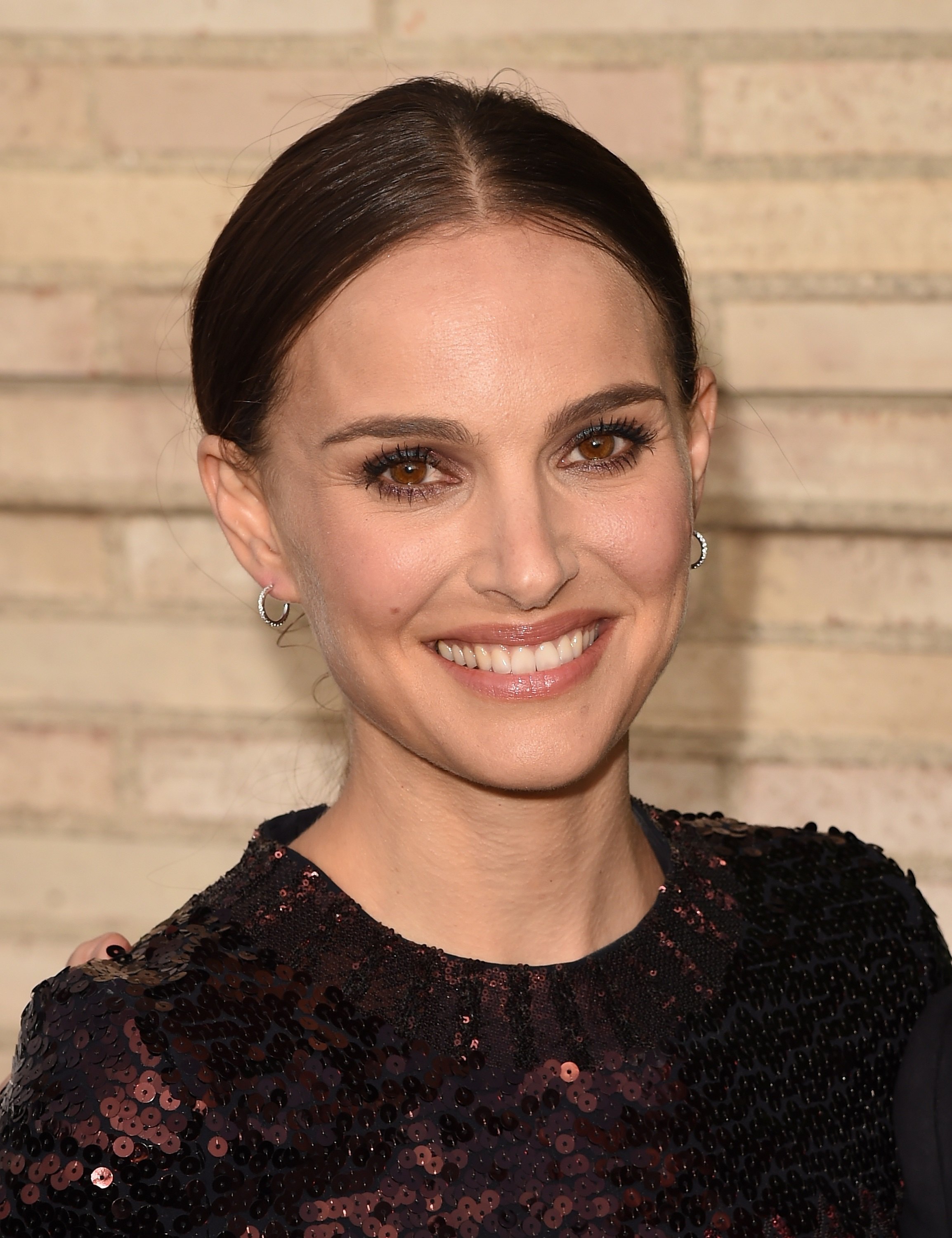 Натали портман 2003. Натали портман улыбка. Натали портман 2015. Натали портман цветотип. Портман национальность.