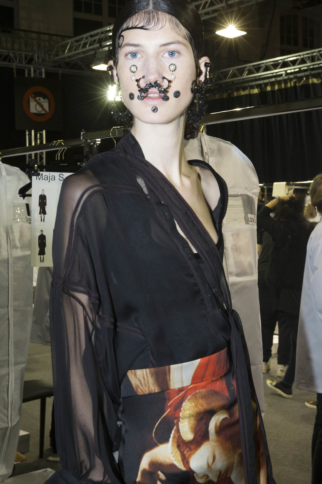 givenchy backstage 09