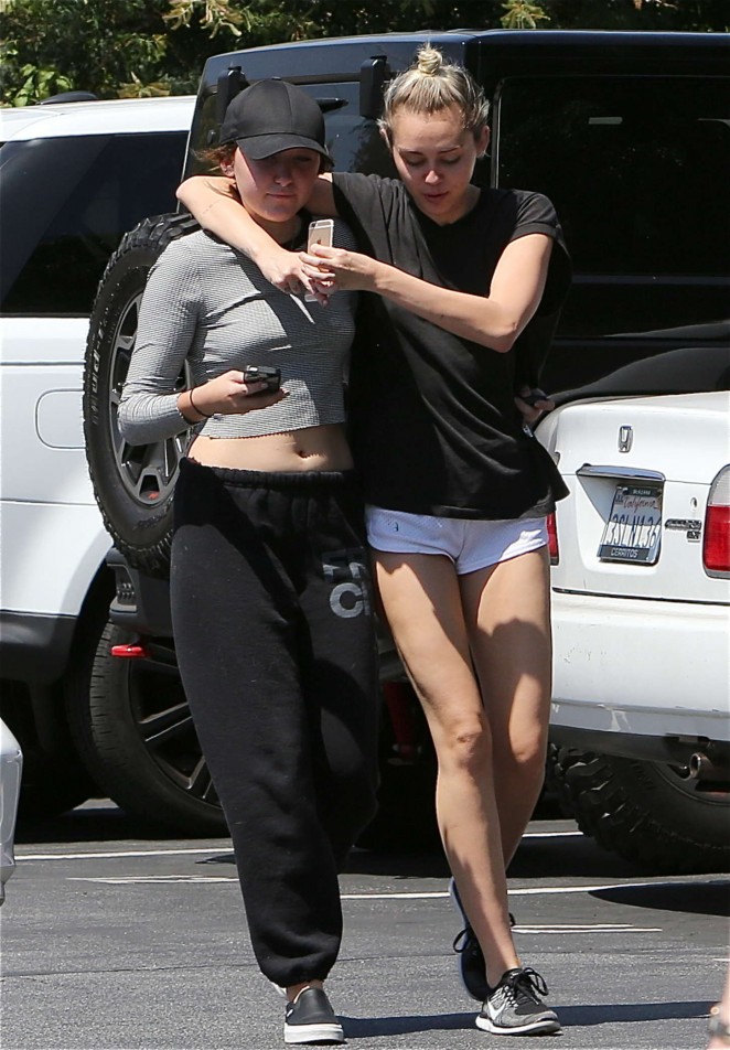 Miley Cyrus in Shorts 03 662 x 952