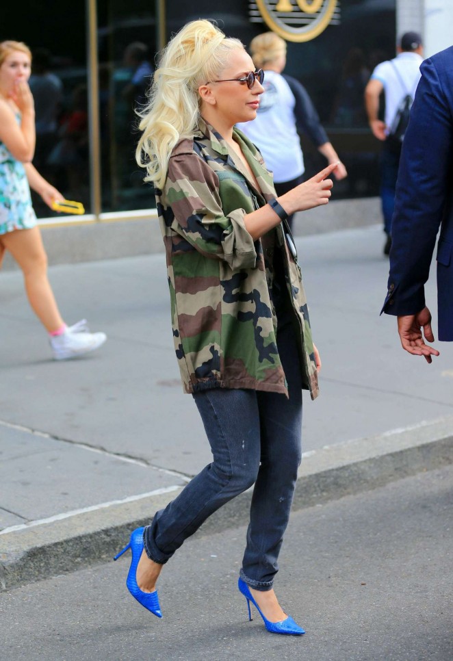 Lady Gaga out in New York 04 662 x 966